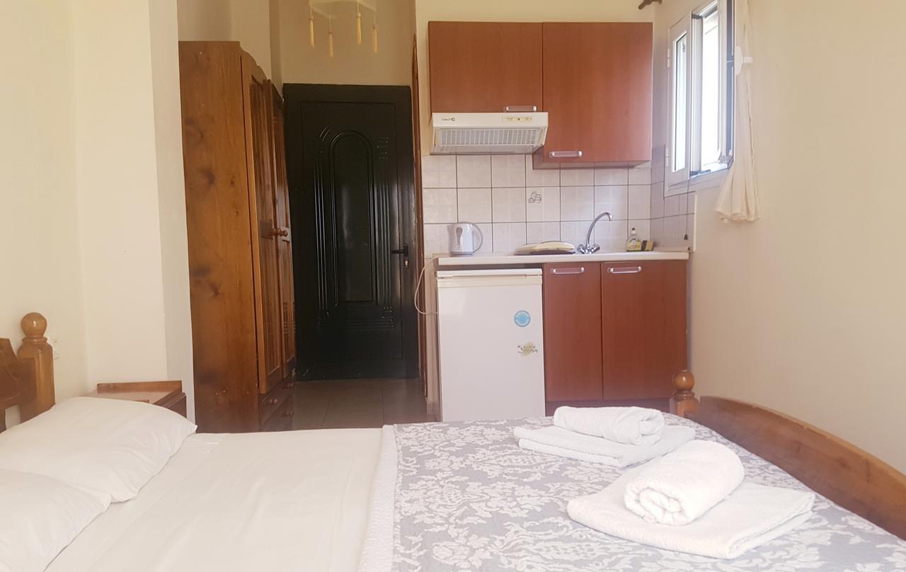 Arianna Apartment ปาเลโอกัสไตรซา ภายนอก รูปภาพ